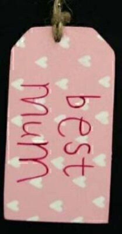 Pink Heart wooden gift tag with caption 'Best Mum' Done in a luggage tag style with place on reverse to write your message. Size 9x5cm